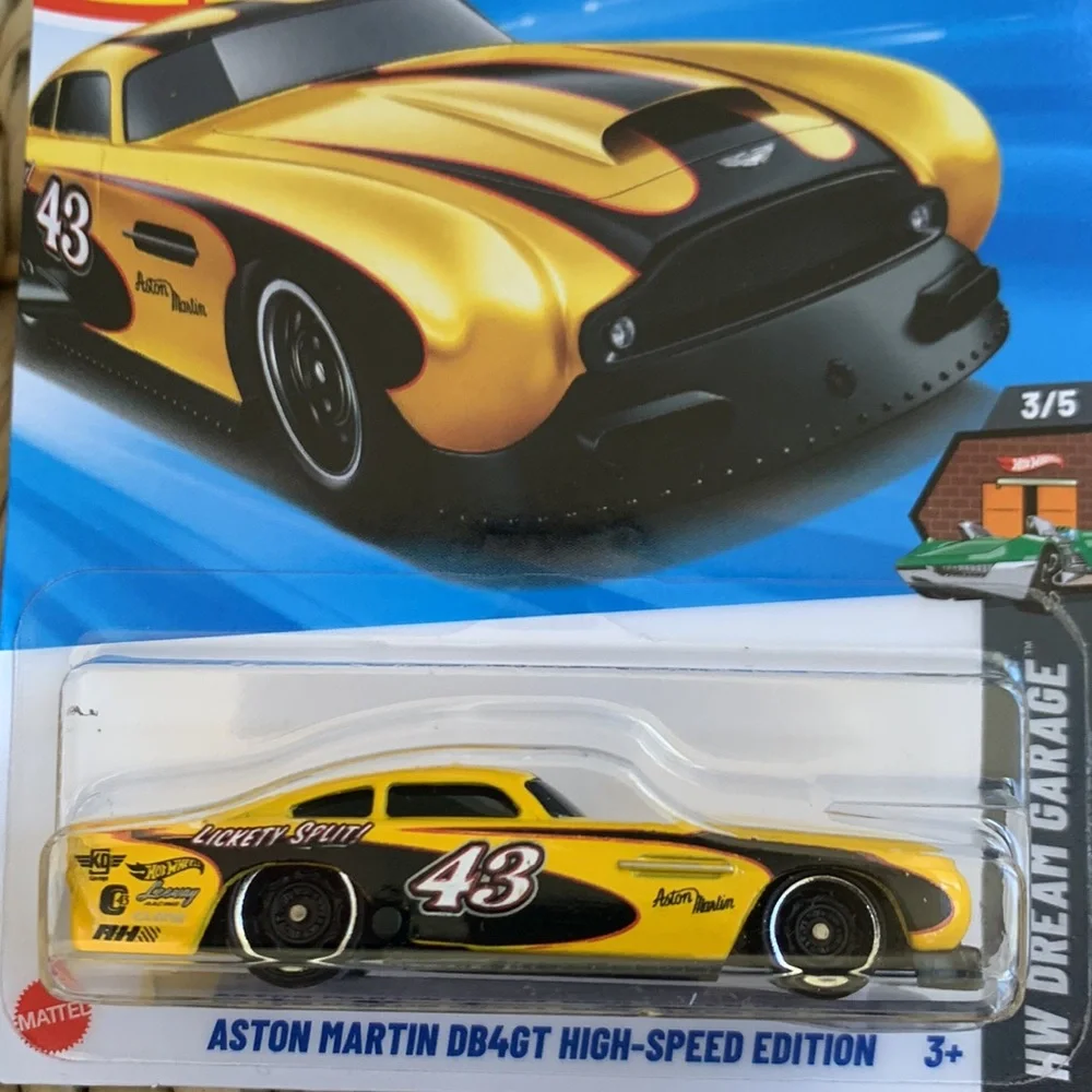 Aston Martin DB4GT High-Speed Racing Yellow Race Car Hot Wheels HotWheels New
